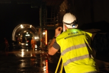 Trigonometrische Netzmessung untertage am Lainzer Tunnel, Wien - Für eine größere Darstellung bitte auf das Bild klicken Trigonometrische Netzmessung untertage am Lainzer Tunnel, Wien - Für eine größere Darstellung bitte auf das Bild klicken
