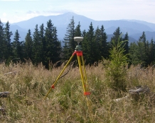 GPS-Vermessung eines Punktes des Grundlagennetzes am Conrad Observatorium (Trafelberg, NÖ) - Für eine größere Darstellung bitte auf das Bild klicken GPS-Vermessung eines Punktes des Grundlagennetzes am Conrad Observatorium (Trafelberg, NÖ) - Für eine größere Darstellung bitte auf das Bild klicken