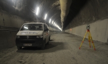 Mauls, Brenner Basistunnel
Hauptkontrollmessung im Tunnel - Für eine größere Darstellung bitte auf das Bild klicken Mauls, Brenner Basistunnel
Hauptkontrollmessung im Tunnel - Für eine größere Darstellung bitte auf das Bild klicken