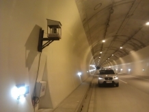 GMS.NeVi in der Tunnelkette Bataszek, Autobahn M6, Ungarn - Für eine größere Darstellung bitte auf das Bild klicken GMS.NeVi in der Tunnelkette Bataszek, Autobahn M6, Ungarn - Für eine größere Darstellung bitte auf das Bild klicken